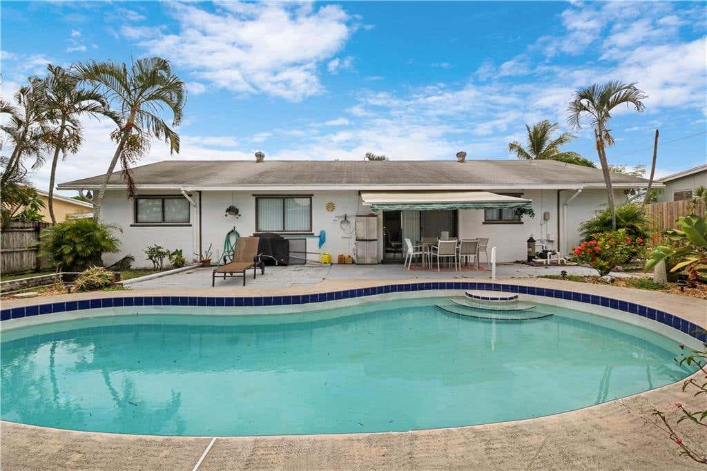 Photo of 1808 Hillcrest Ave Ave, Lake Worth Beach, FL 33461 (MLS # F10344742)