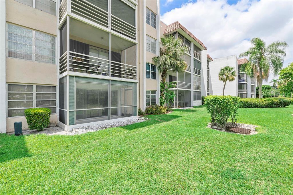 Las Vistas P-R In Inverra - Residential Lease
