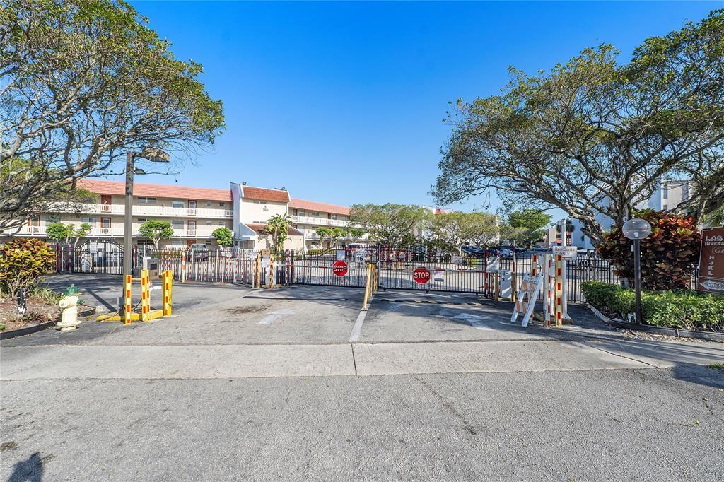 Las Vistas P-R In Inverra - Residential Lease