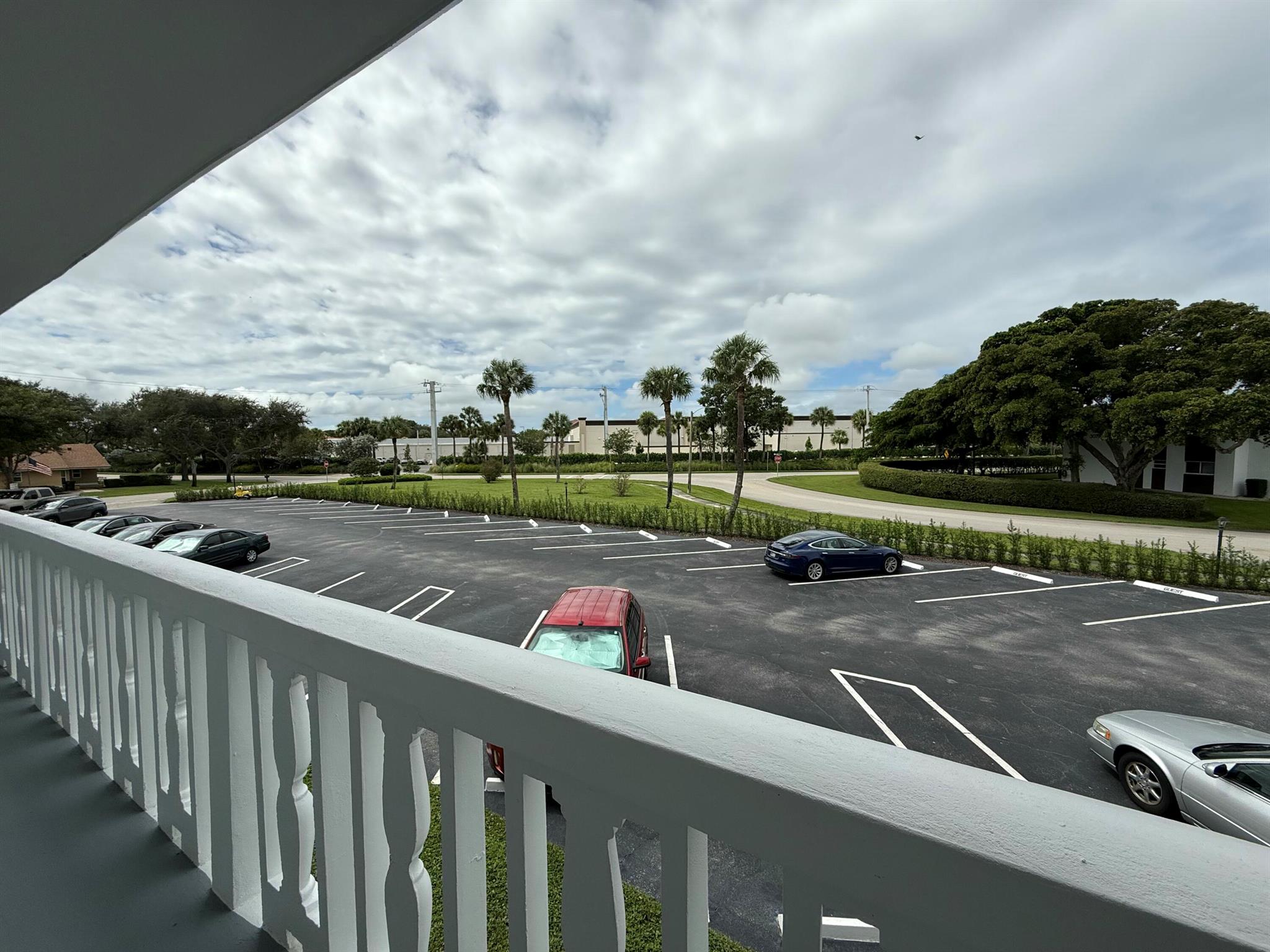 MERIDIAN CONDO 14 - Residential