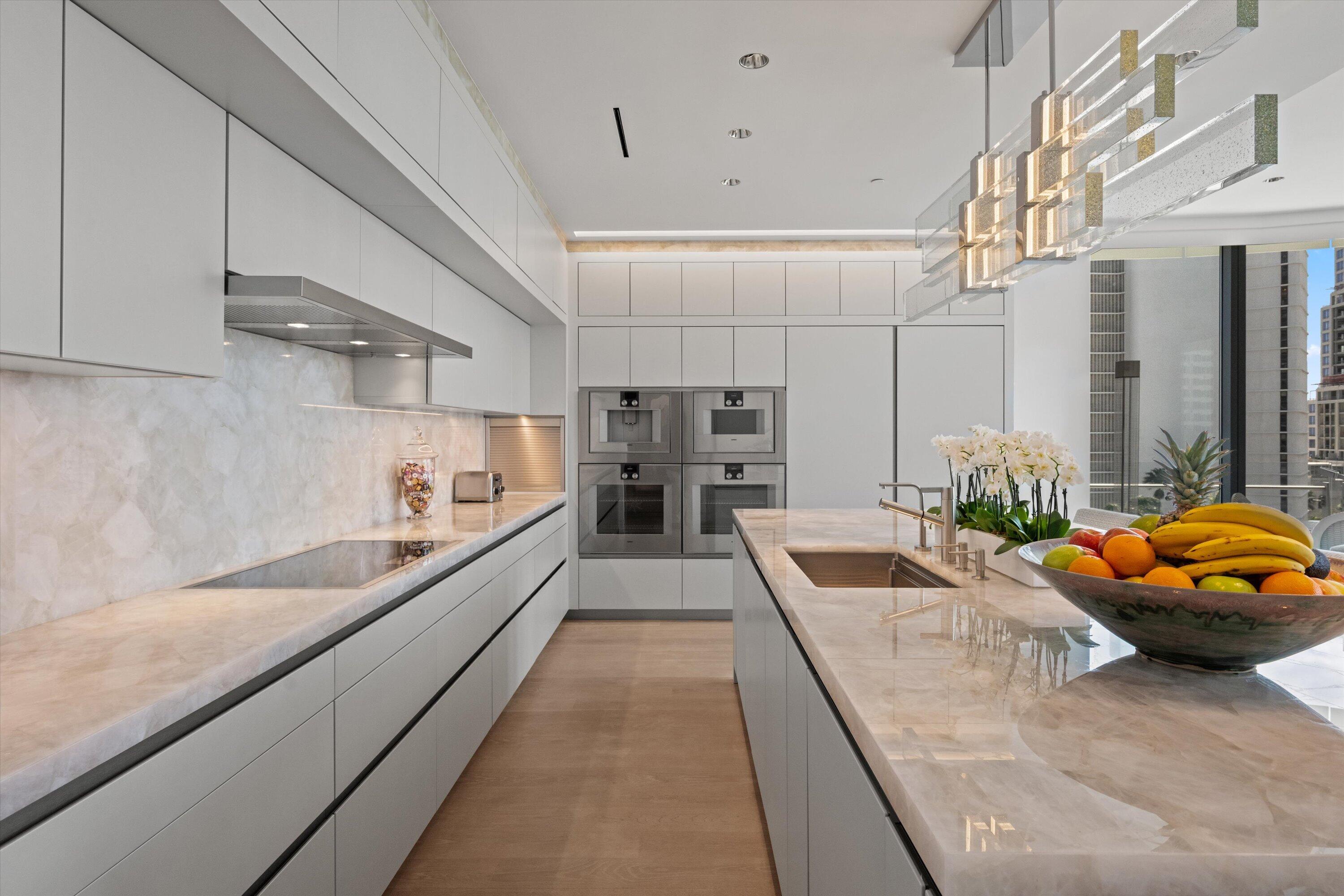 BRISTOL CONDO - Residential
