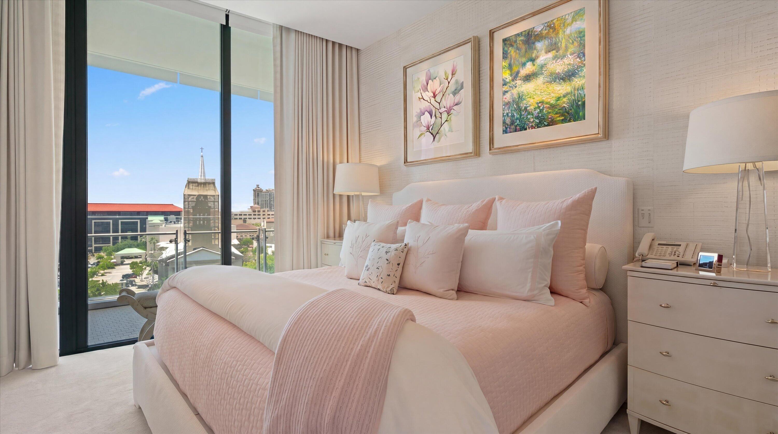 BRISTOL CONDO - Residential