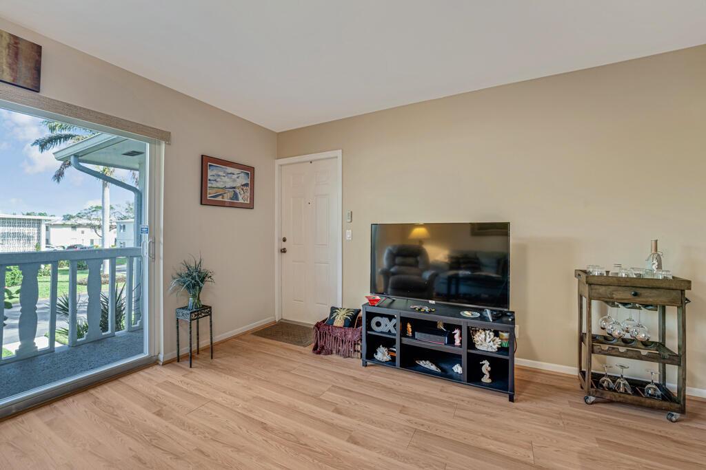 HIGH POINT WEST CONDO - Residential