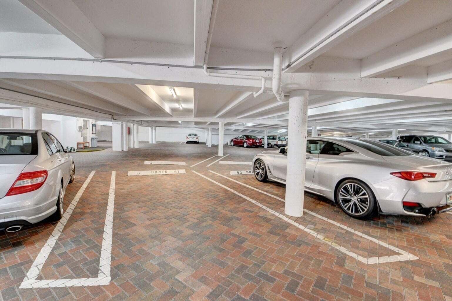 DELRAY BEACH CLUB APTS CONDO - Residential