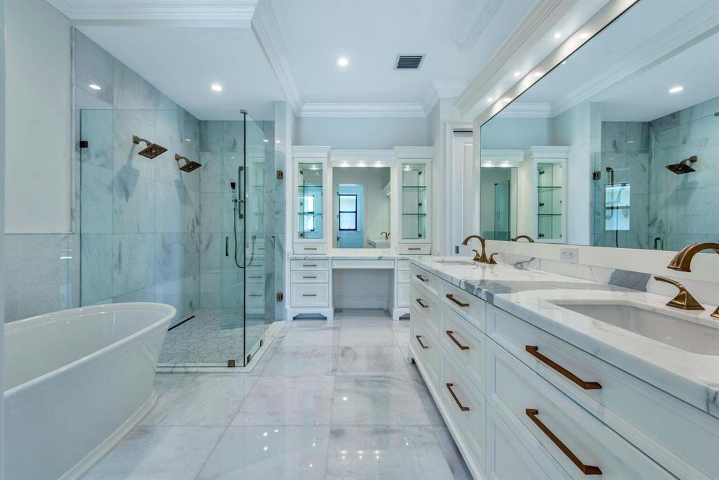 PIRATES COVE - Residential