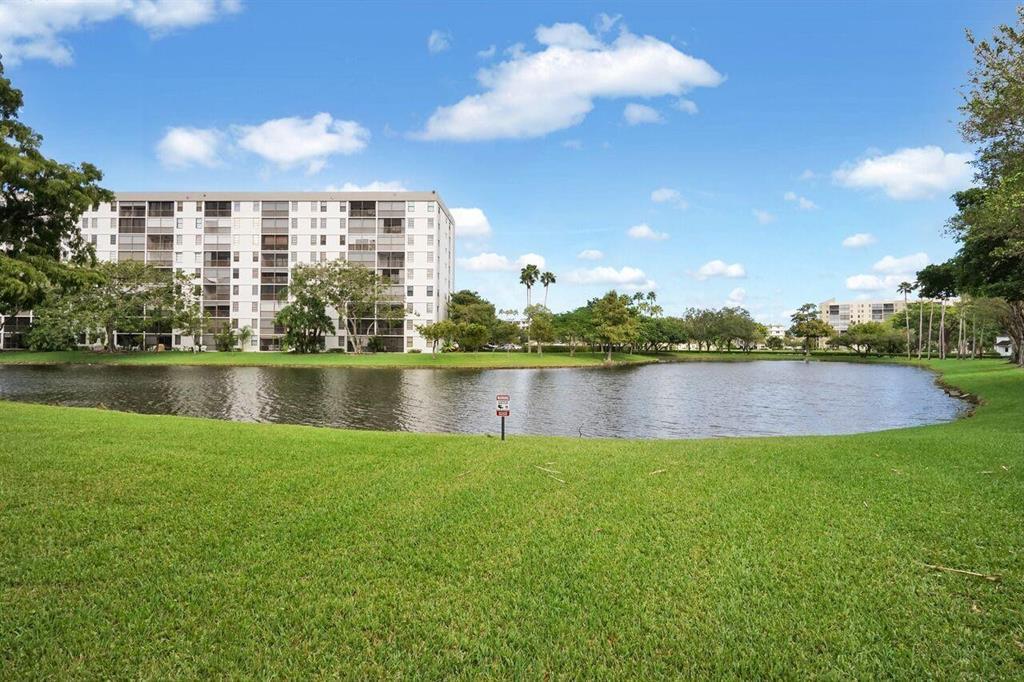 CYPRESS BEND CONDOMINIUM VII - Residential