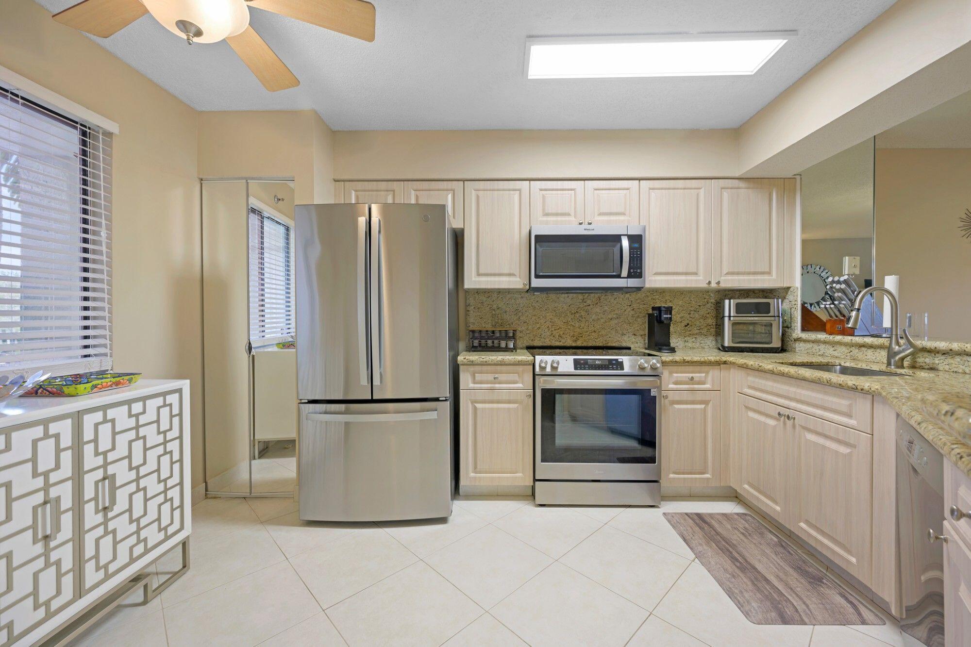 CYPRESS BEND CONDOMINIUM VII - Residential