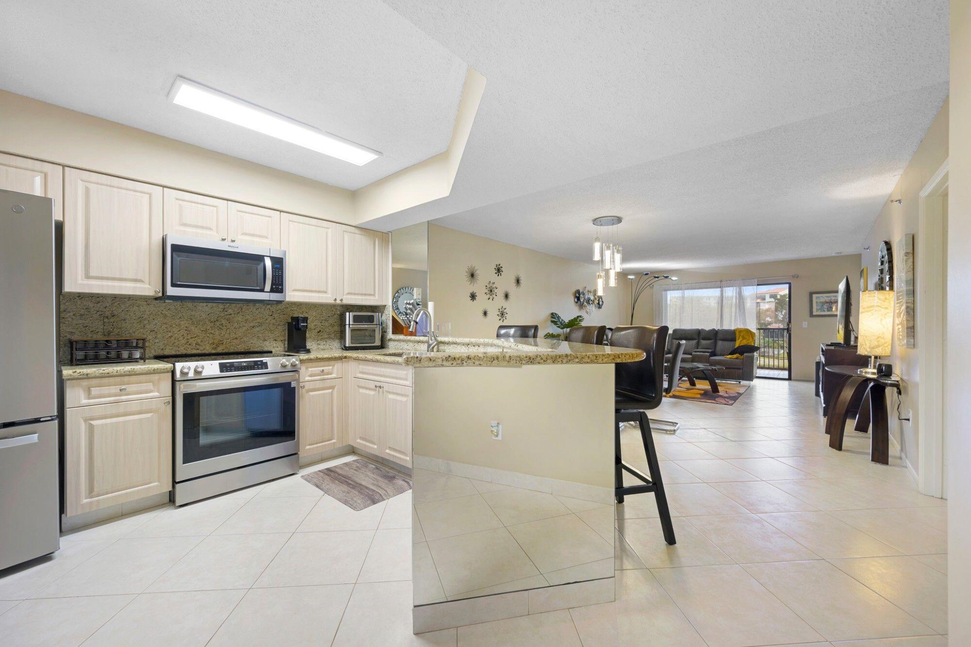 CYPRESS BEND CONDOMINIUM VII - Residential