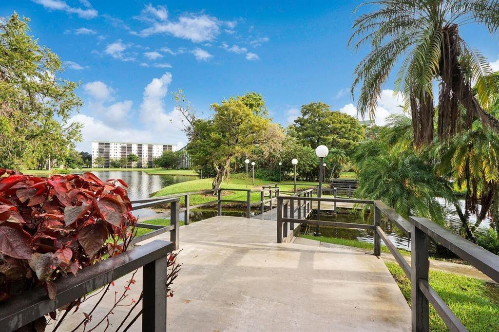 CYPRESS BEND CONDOMINIUM VII - Residential