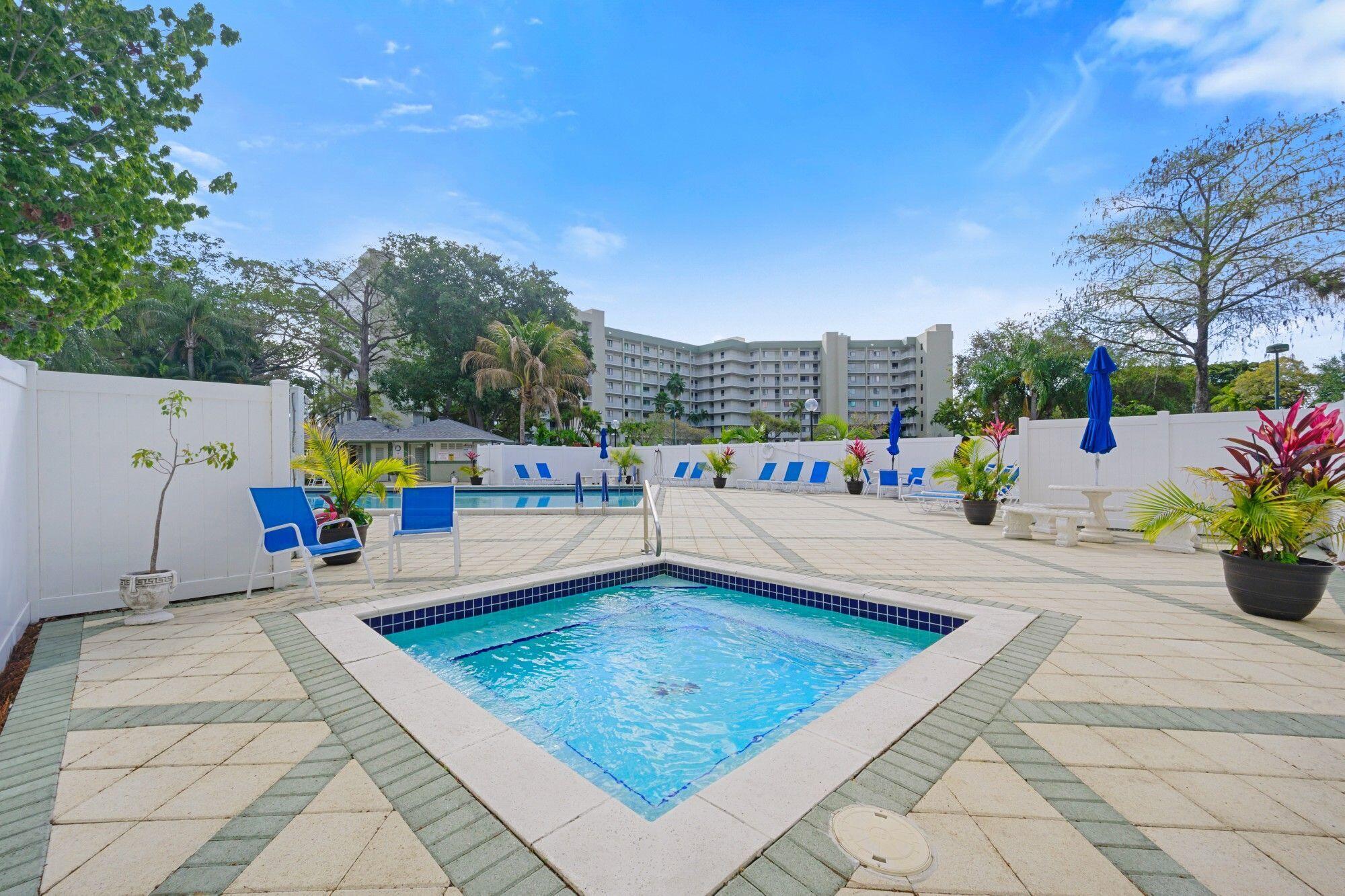 CYPRESS BEND CONDOMINIUM VII - Residential