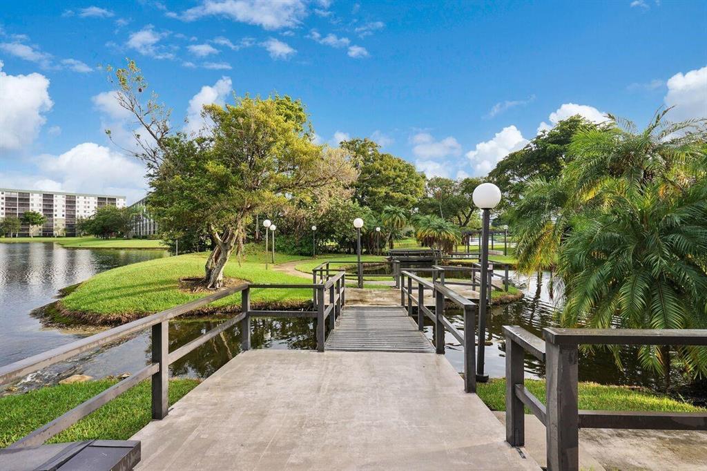 CYPRESS BEND CONDOMINIUM VII - Residential