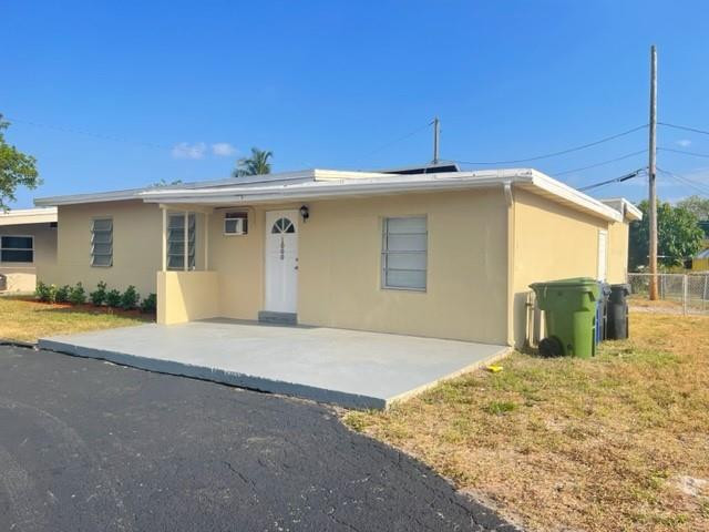 Lauderdale Manors Add 30- - Residential Lease