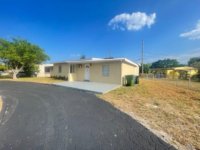 Lauderdale Manors Add 30- - Residential Lease