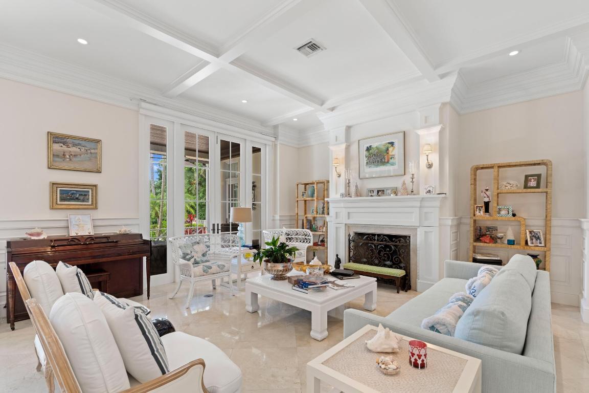 ISLAND BEACH - Residential