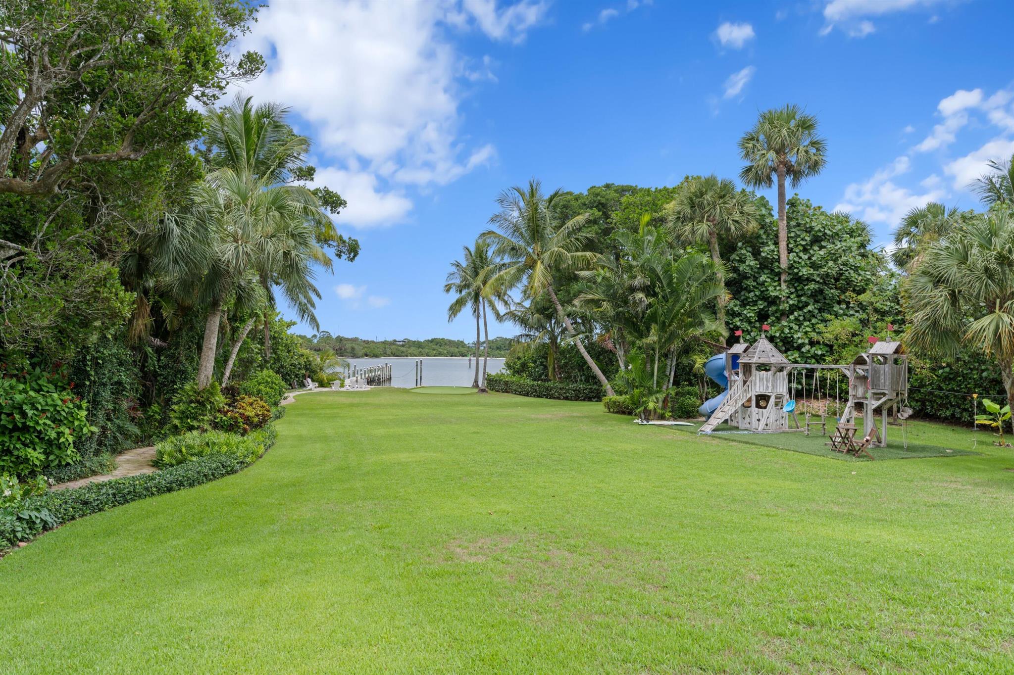ISLAND BEACH - Residential