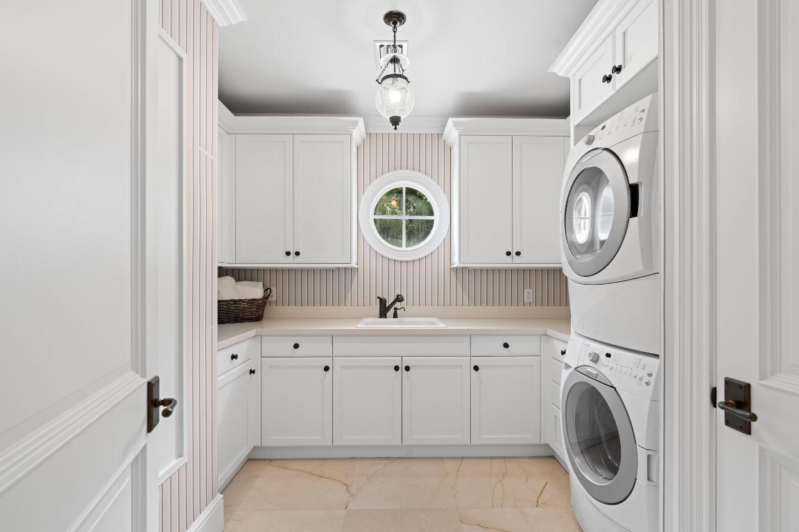 ISLAND BEACH - Residential