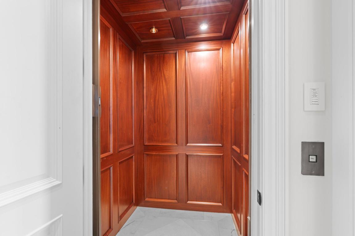 ISLAND BEACH - Residential