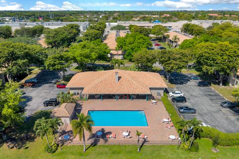 Tiny photo for 9960 Pineapple Tree Drive #109, Boynton Beach, FL 33436 (MLS # B26021151)