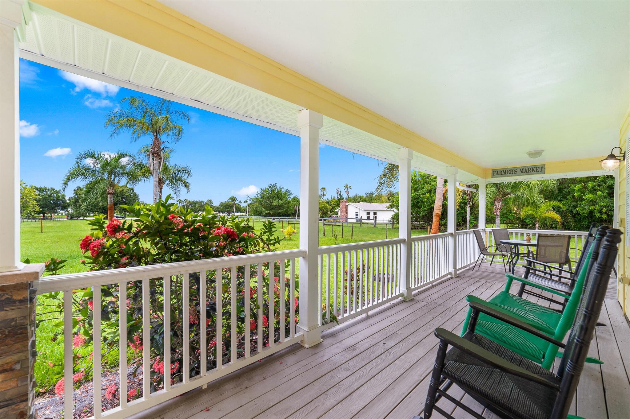 4351 S 25th Street, Fort Pierce, FL, 34981/$585,000 2 4351 S 25th Street