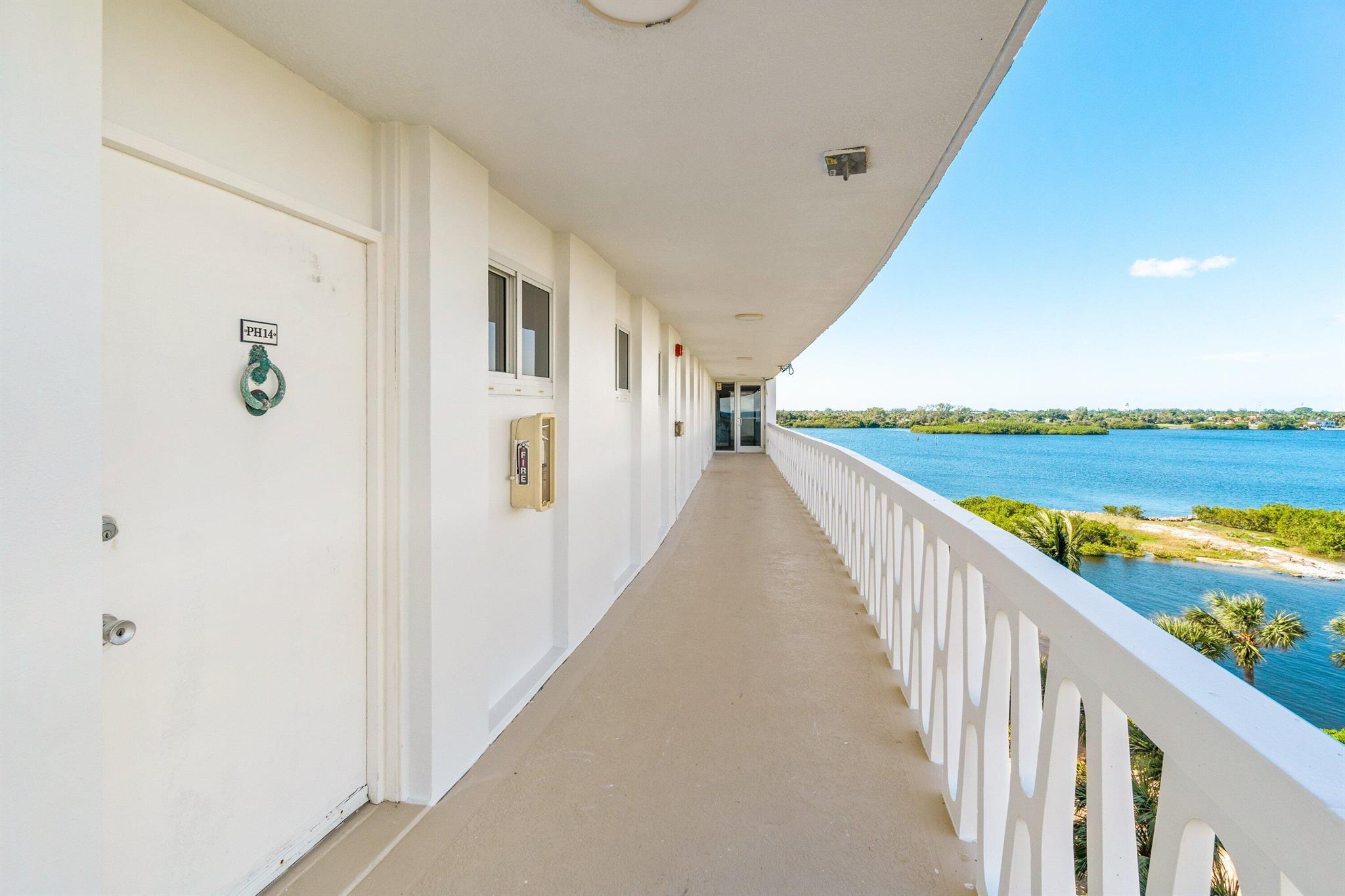 PRESIDENT OF PALM BEACH C - Residential Lease