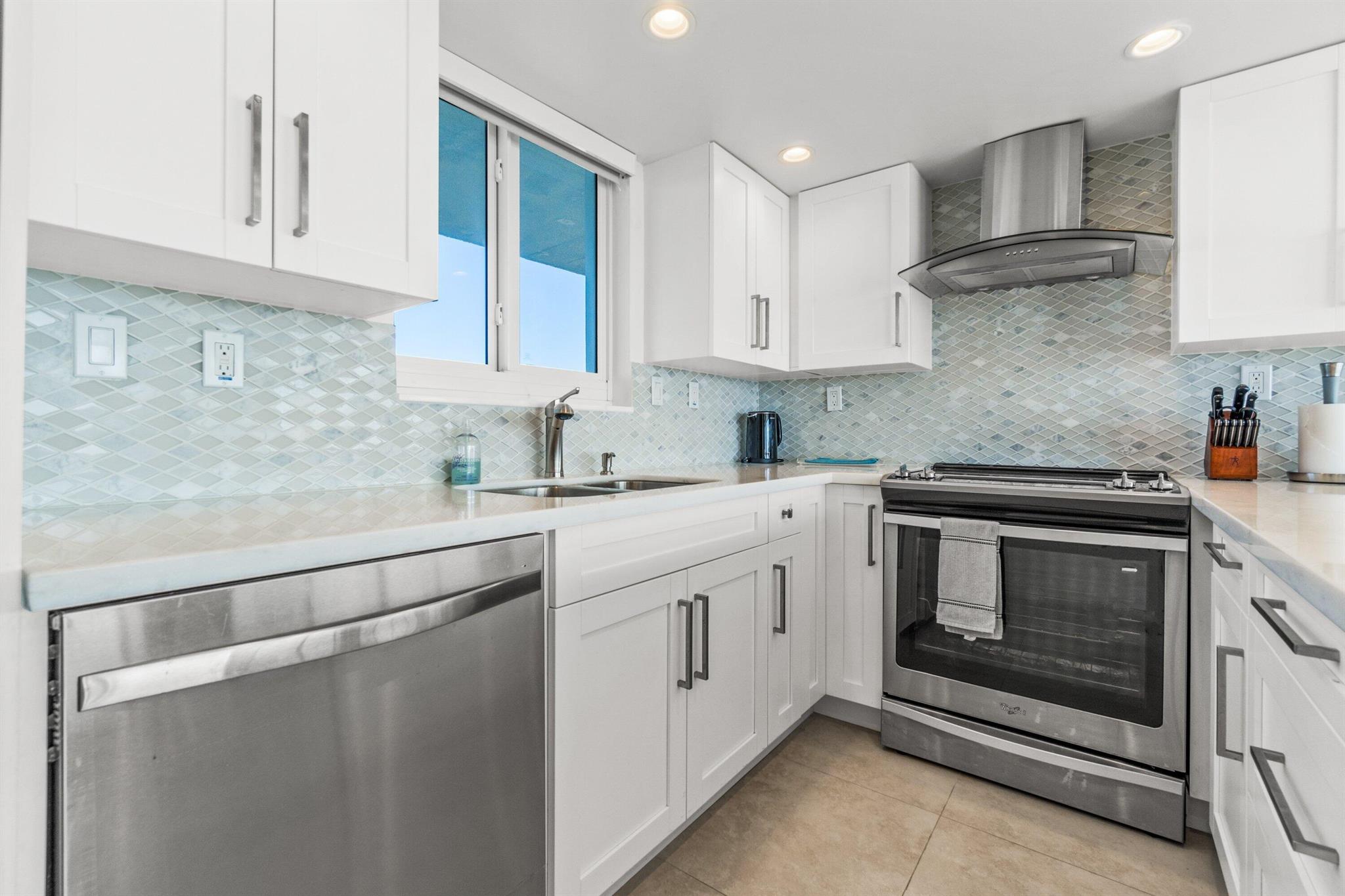PRESIDENT OF PALM BEACH C - Residential Lease