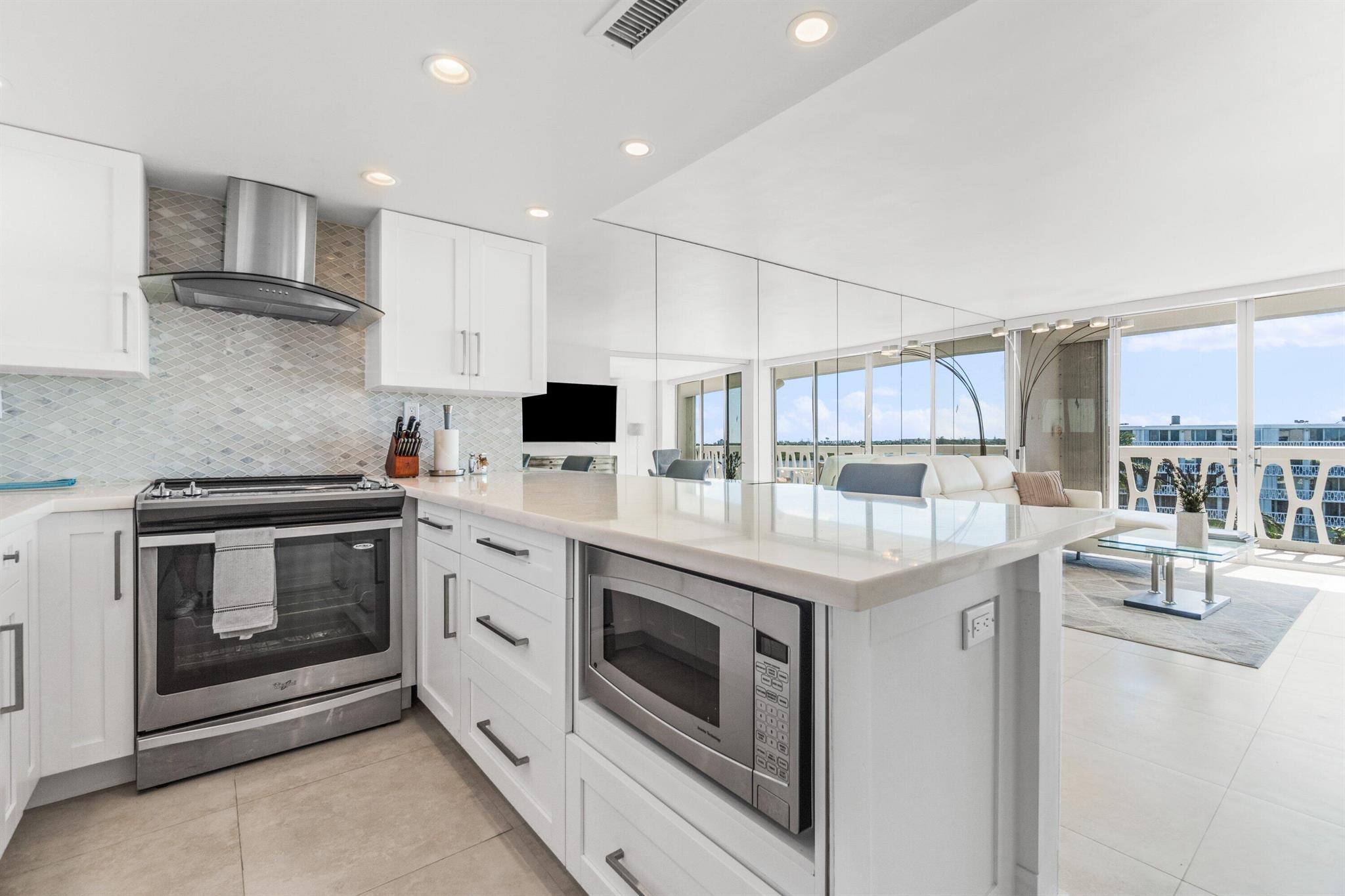 PRESIDENT OF PALM BEACH C - Residential Lease