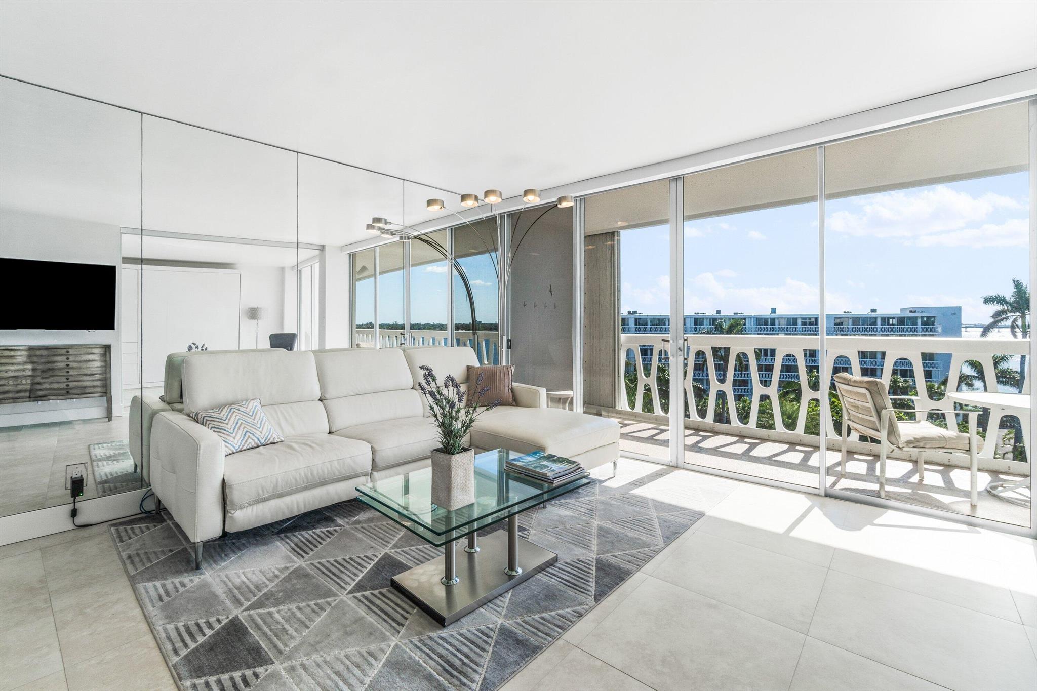 PRESIDENT OF PALM BEACH C - Residential Lease