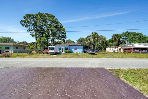 14900 NW 16th Drive, Miami, FL MLS: R11069697