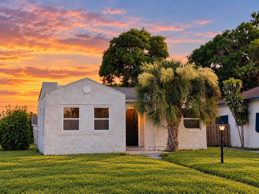 Photo of 500 EVERGREEN Drive, Lake Park, FL 33403 (MLS # B26083227)
