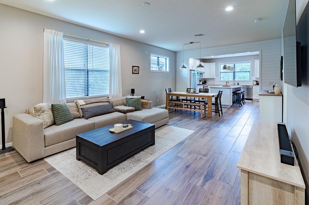 Photo of 552 SE Monet Drive, Port Saint Lucie, FL 34984 (MLS # R10995106)