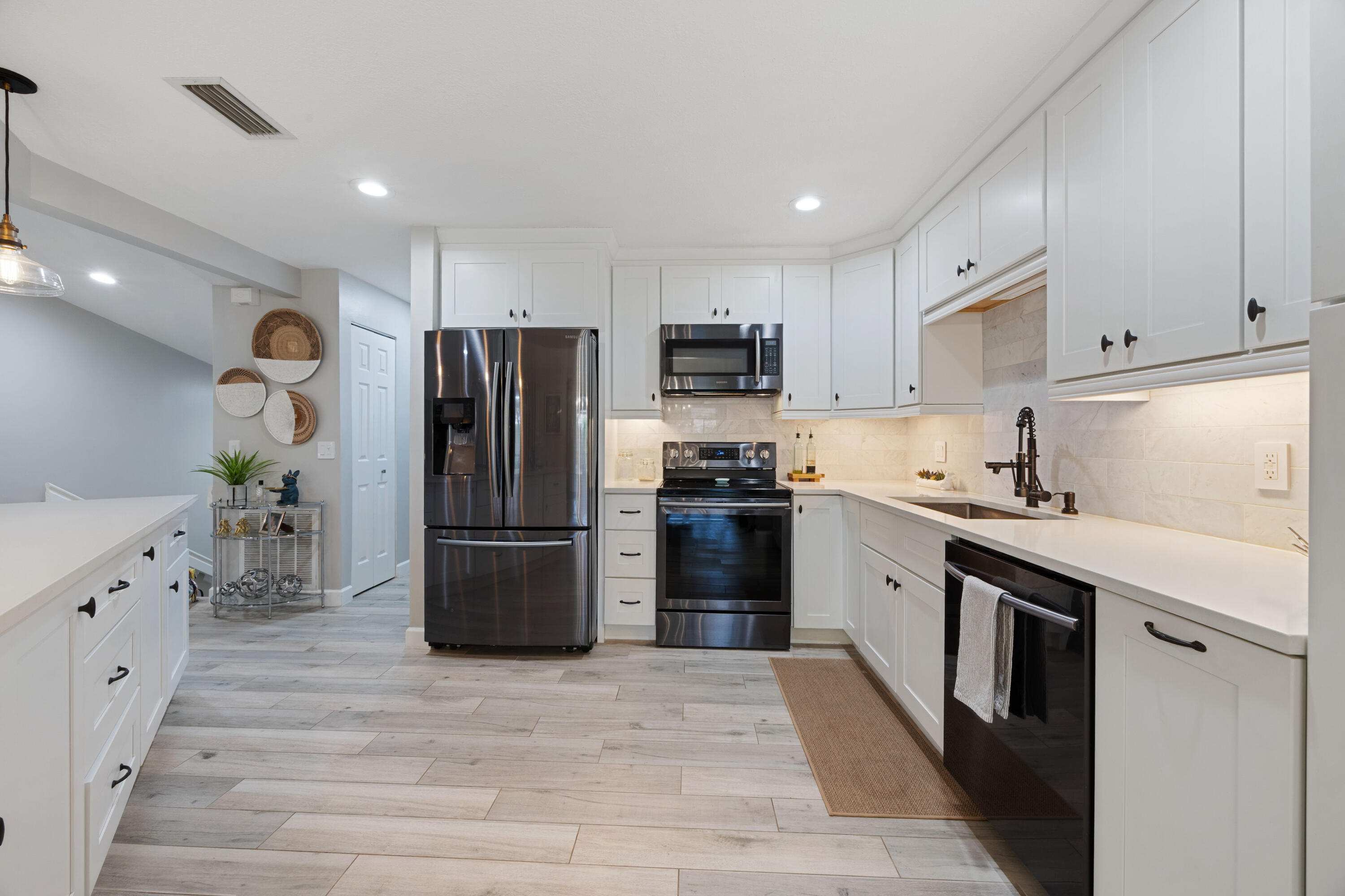 5710 Coach House Circle F