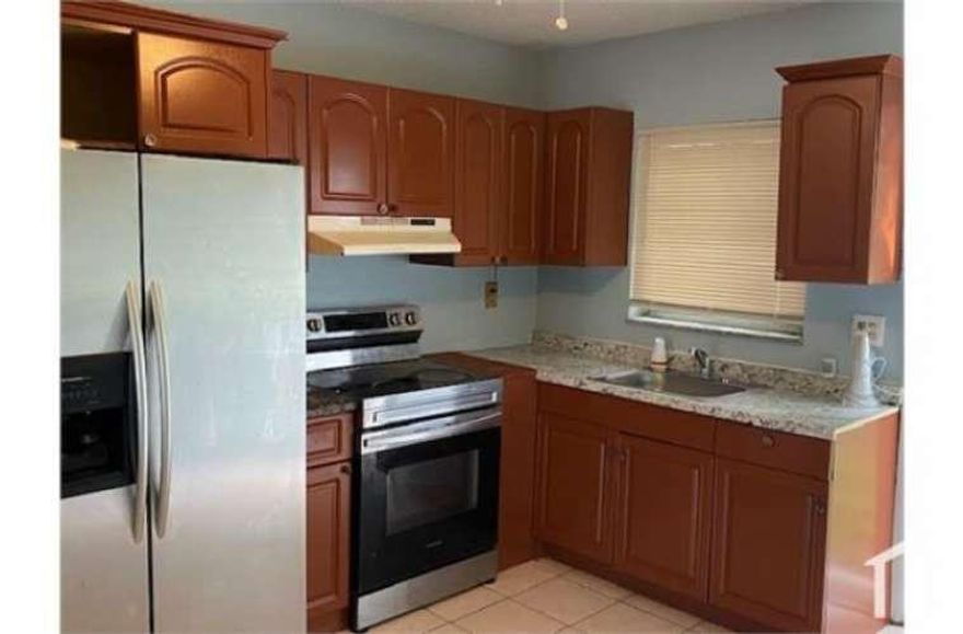 5 bedroom 2 bath Lauderhill Florida 2 blocks from Sunrise Swap Shop close to I95 turnpike and 441. 4 mile drive to downtown Ft Lauderdale . Remodeled. Stainless steel appliances oven, washer dryer. Tile floors, 2024 central ac, fenced yd, , pets ok, fresh paint.