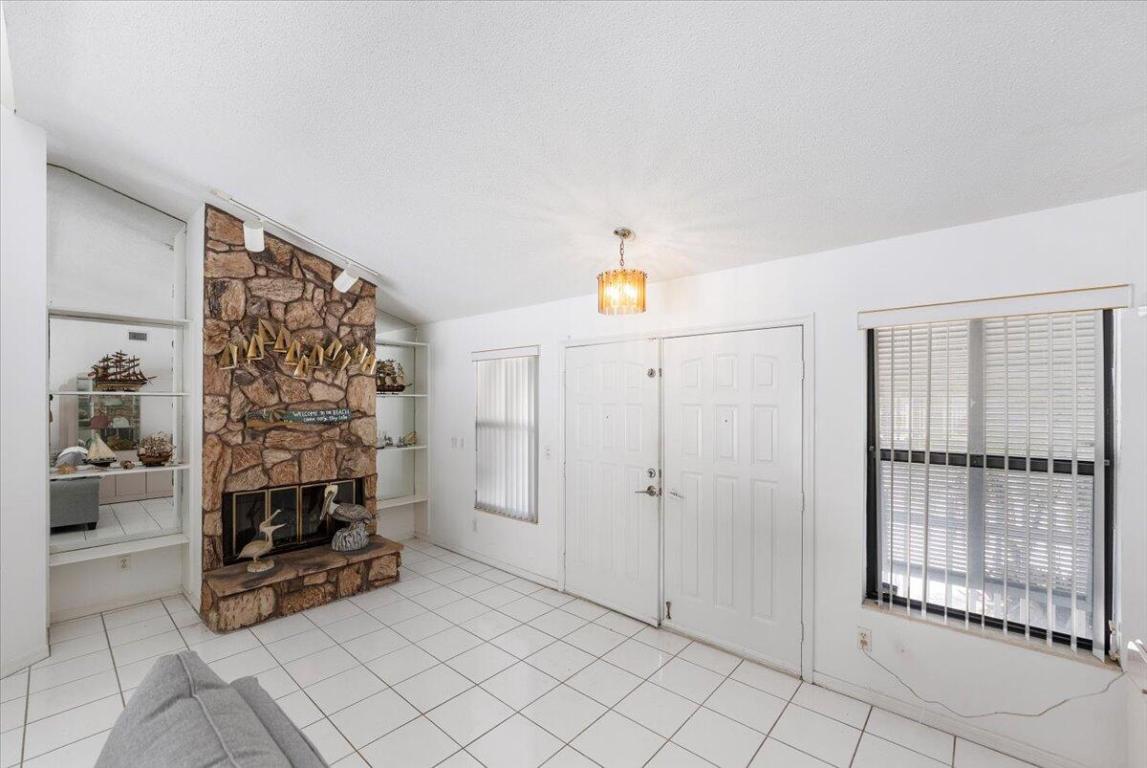 SANDY OAKS - Residential Lease