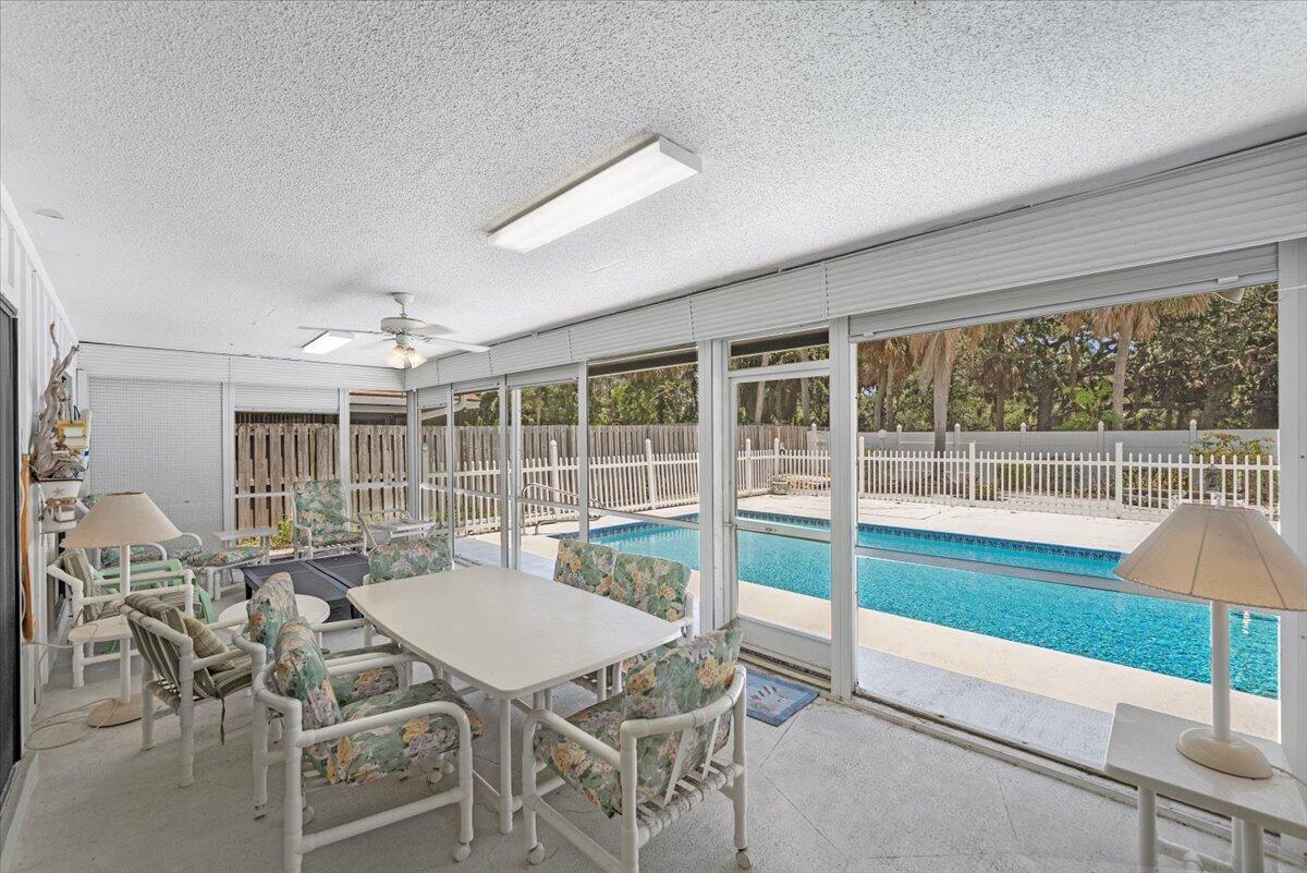 SANDY OAKS - Residential Lease