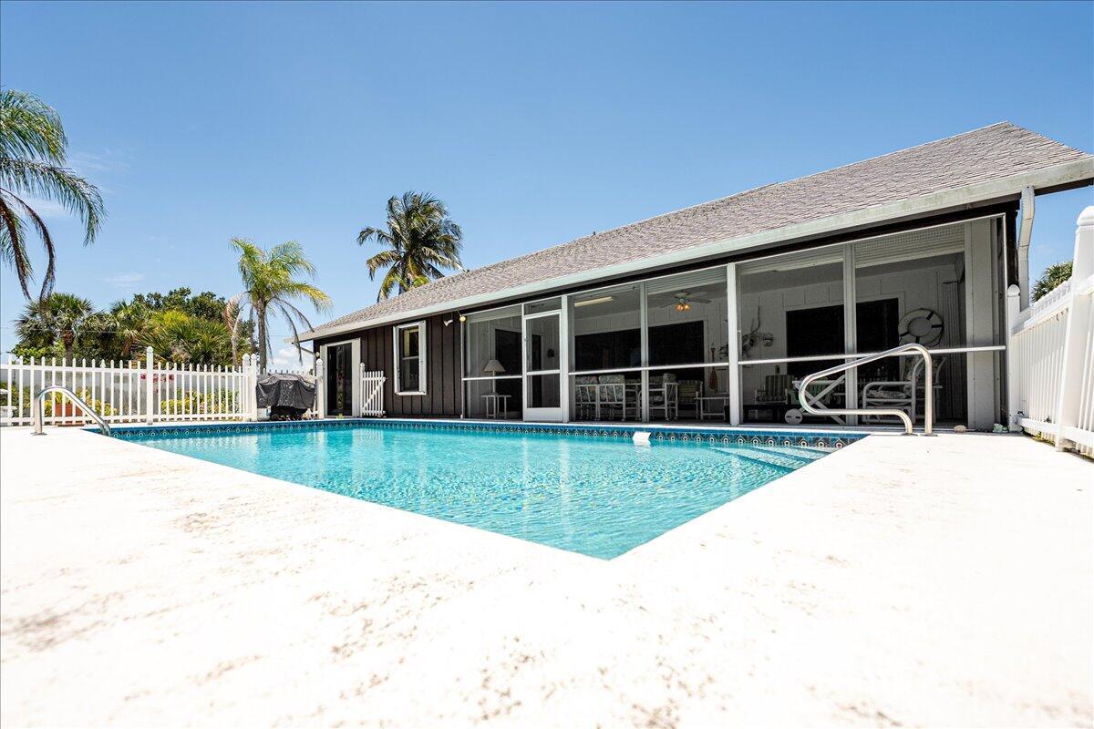 SANDY OAKS - Residential Lease