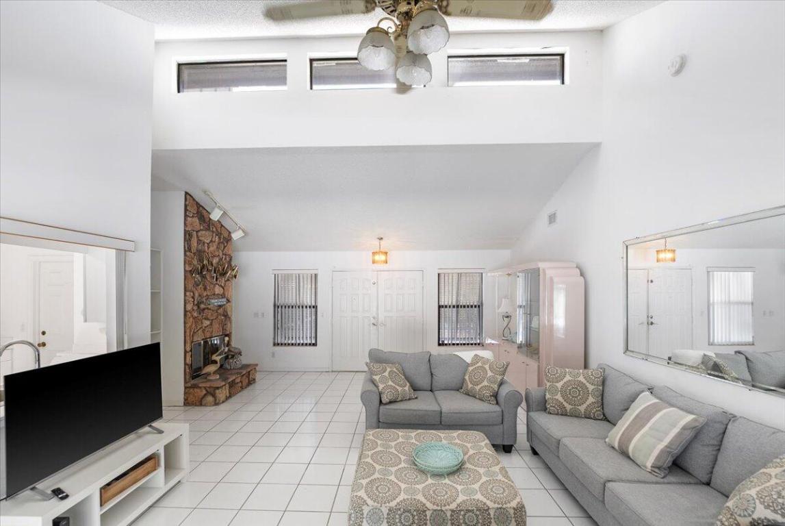 SANDY OAKS - Residential Lease