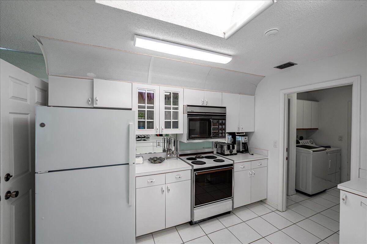 SANDY OAKS - Residential Lease