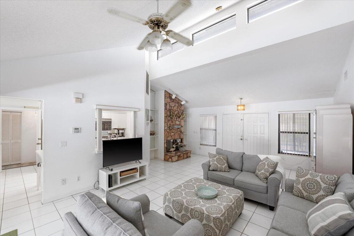 SANDY OAKS - Residential Lease