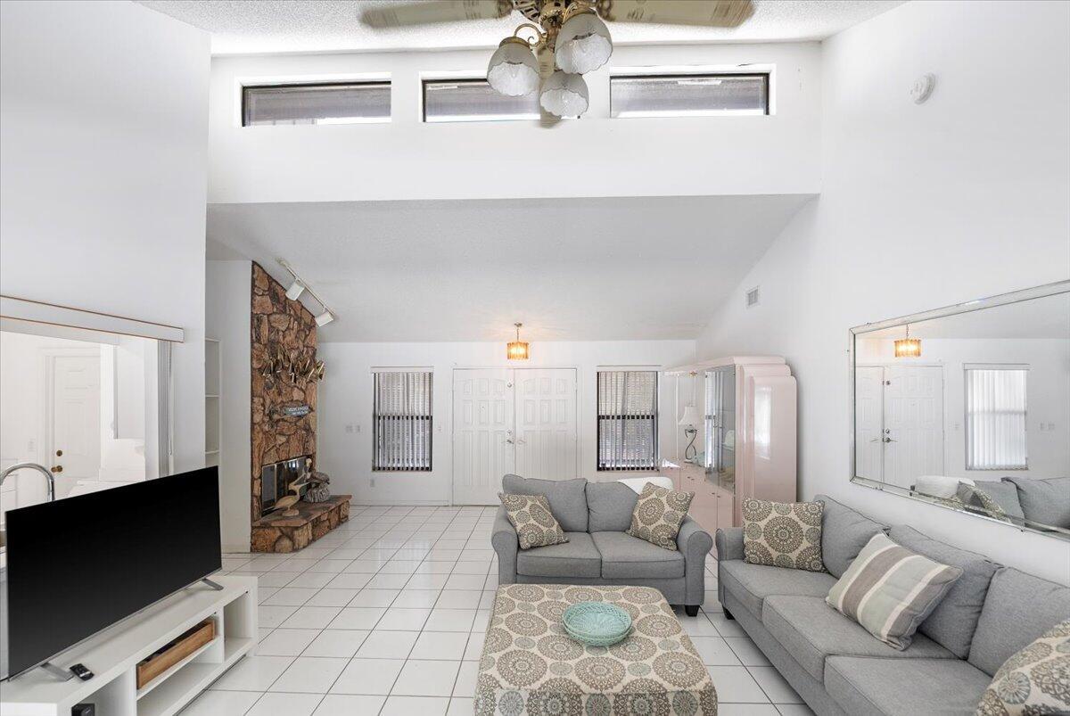 SANDY OAKS - Residential Lease