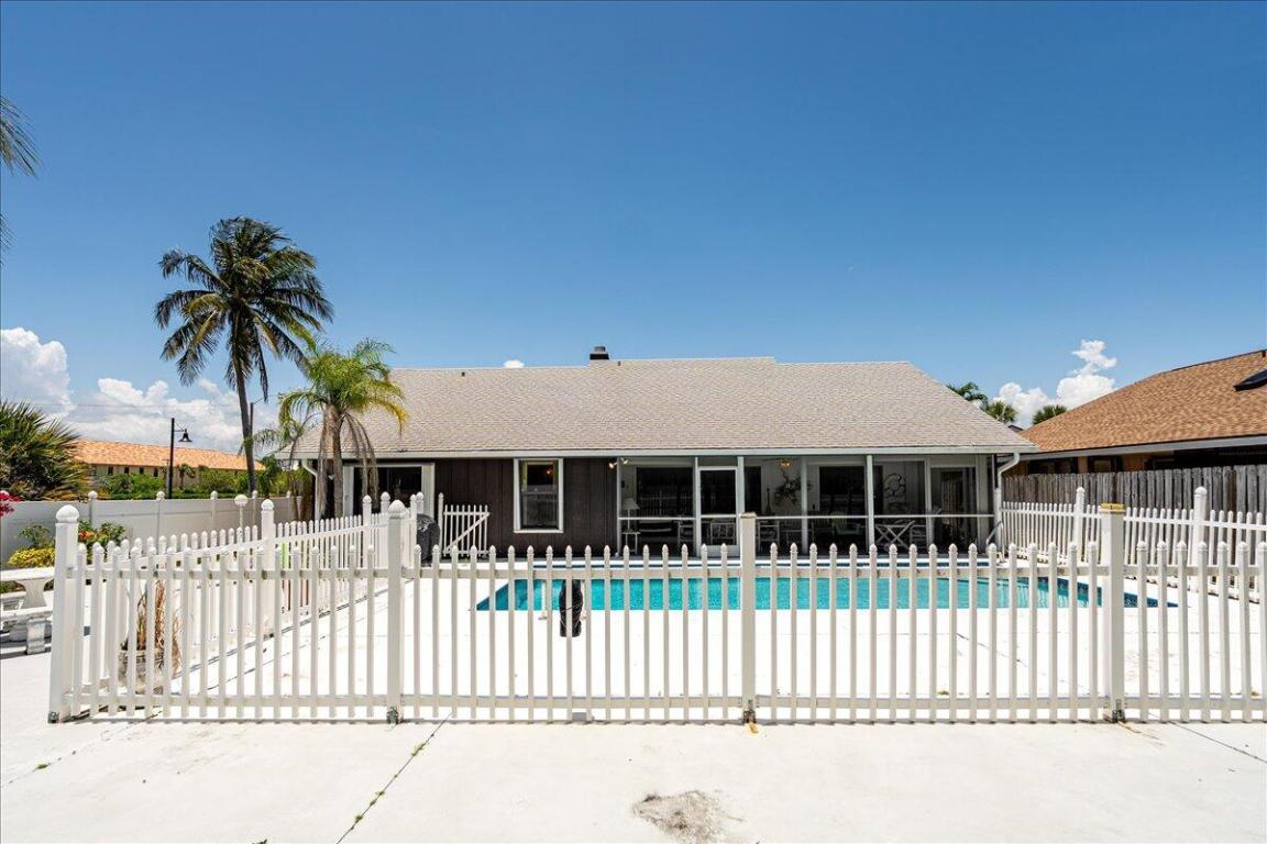 SANDY OAKS - Residential Lease