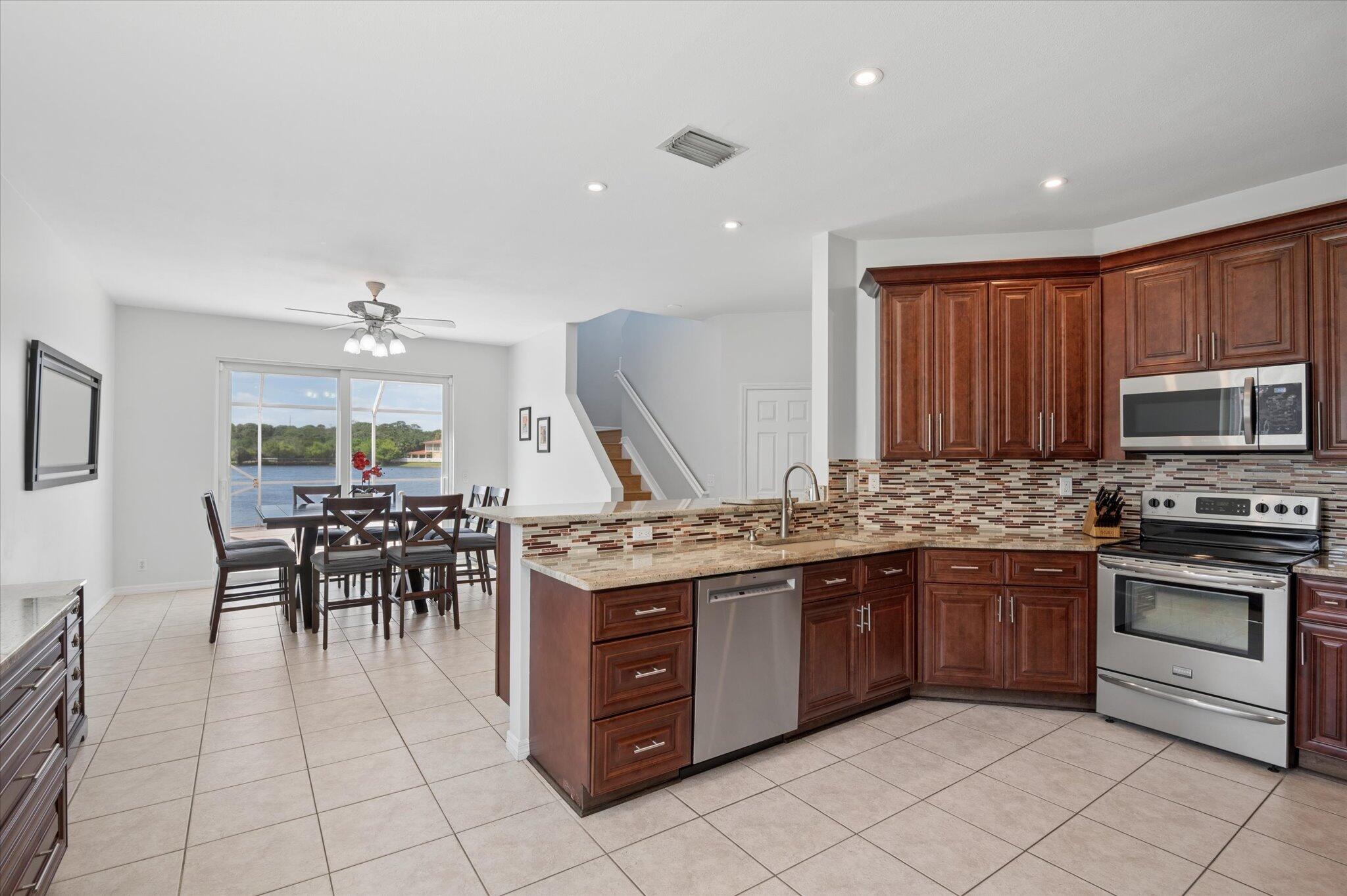 BANYAN TRAILS - Residential