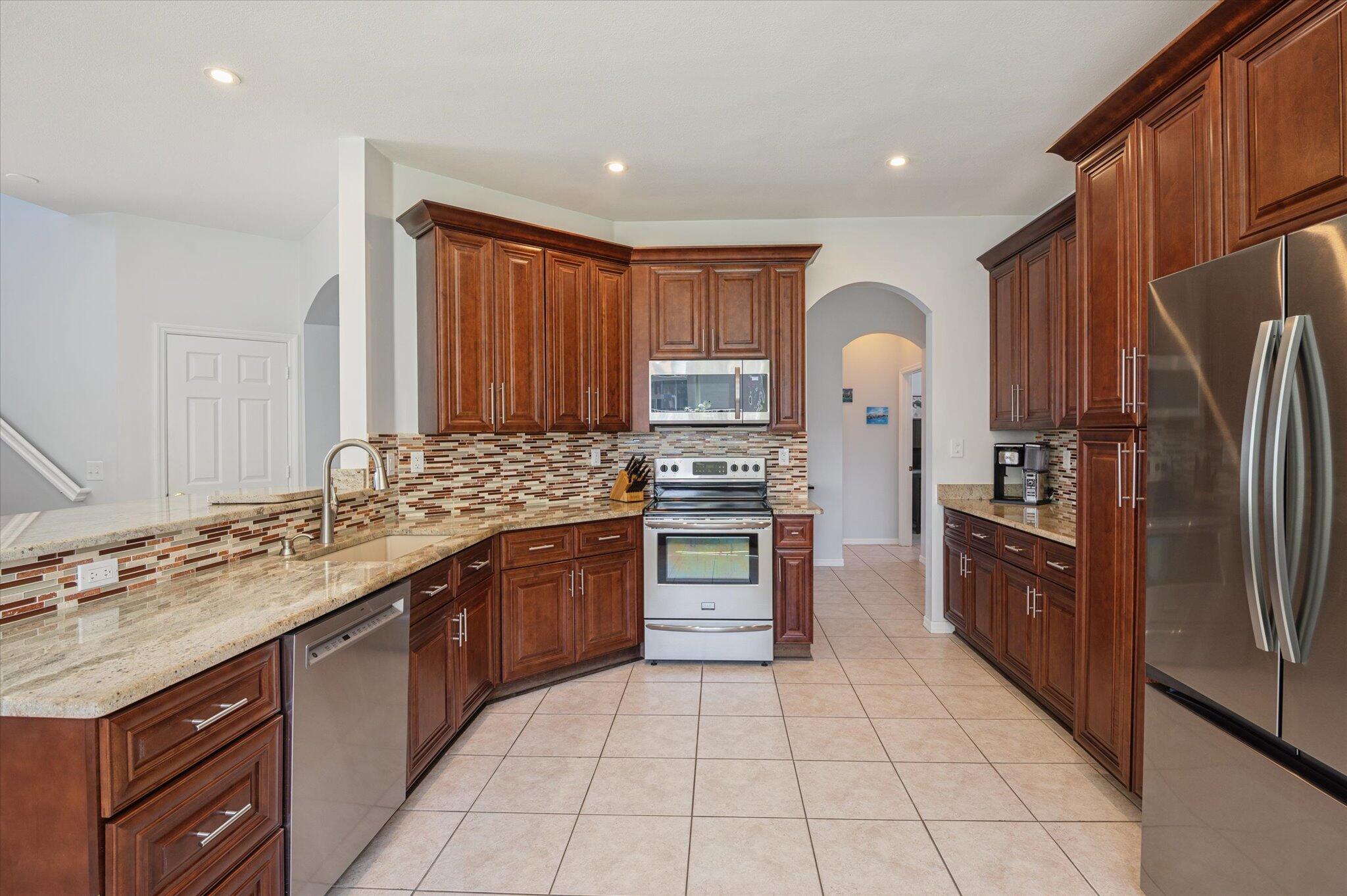 BANYAN TRAILS - Residential