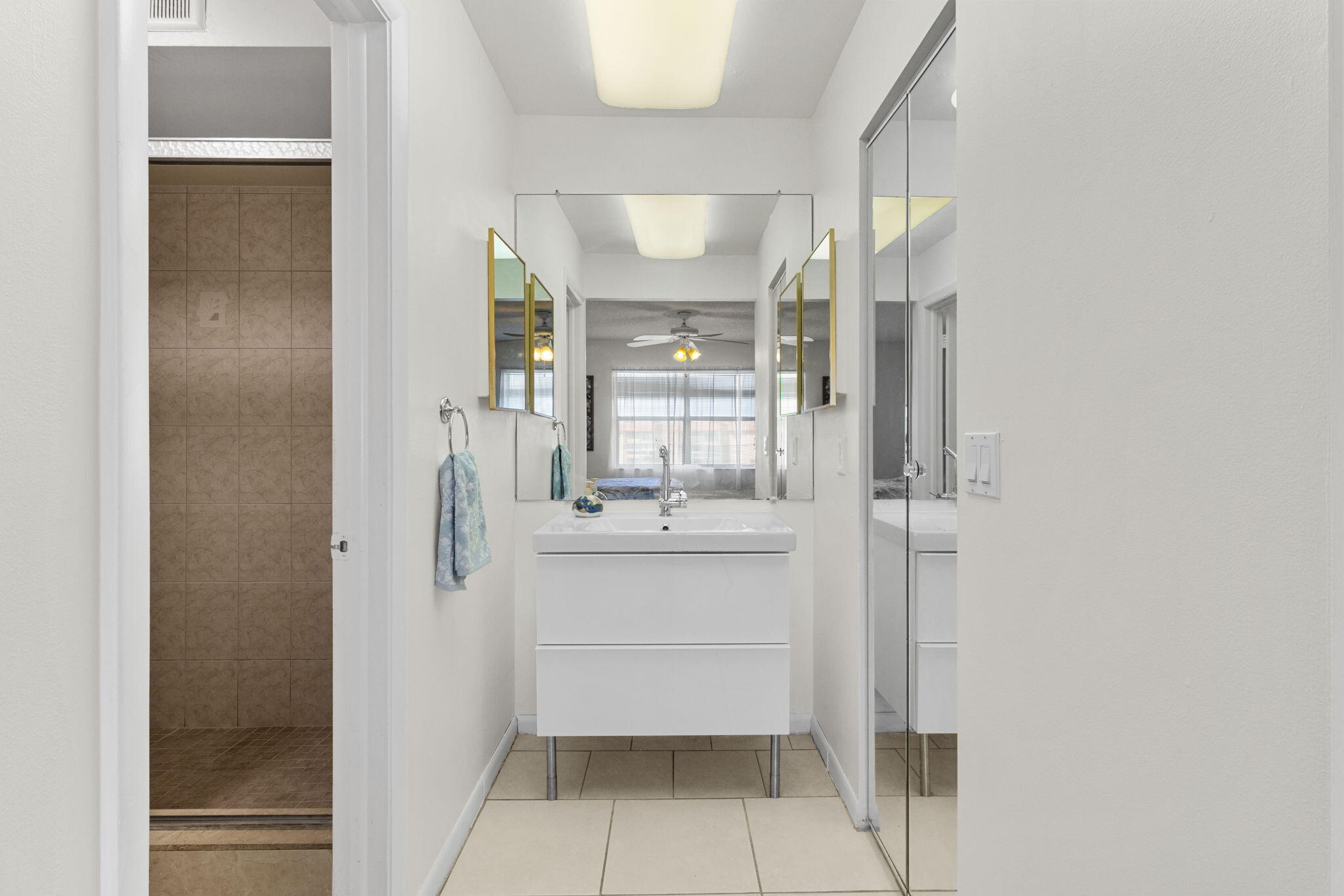 SUNRISE LAKES 142 CONDO - Residential