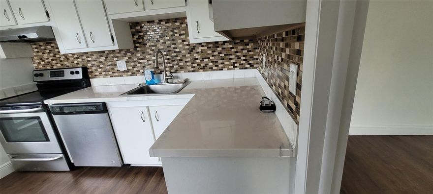 Beautiful Two Bedroom Two Bath Corner Unit. With Screened Balcony Laminate Flooring Throughout. Stainless Steel Appliances. Washer And Dryer In Unit. Huge Walk In Closet. Pool And Recreation Area. 24 Hour Security.