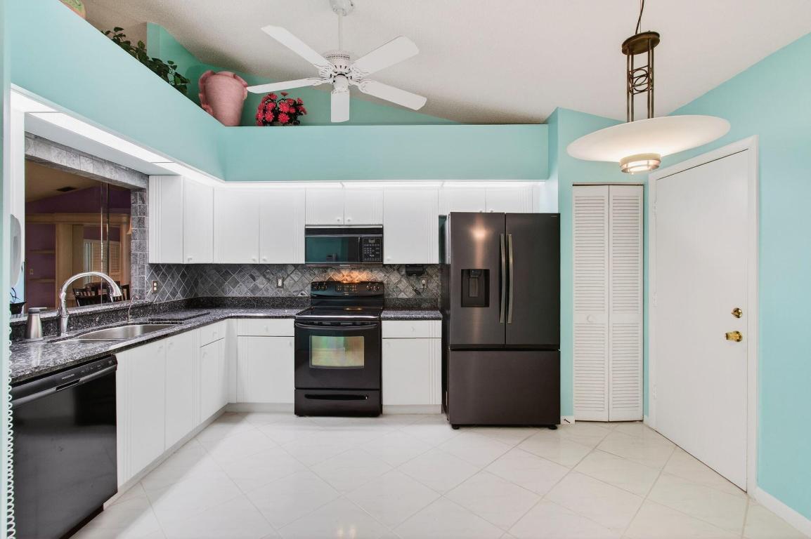 EMERALD POINTE 2 - Residential