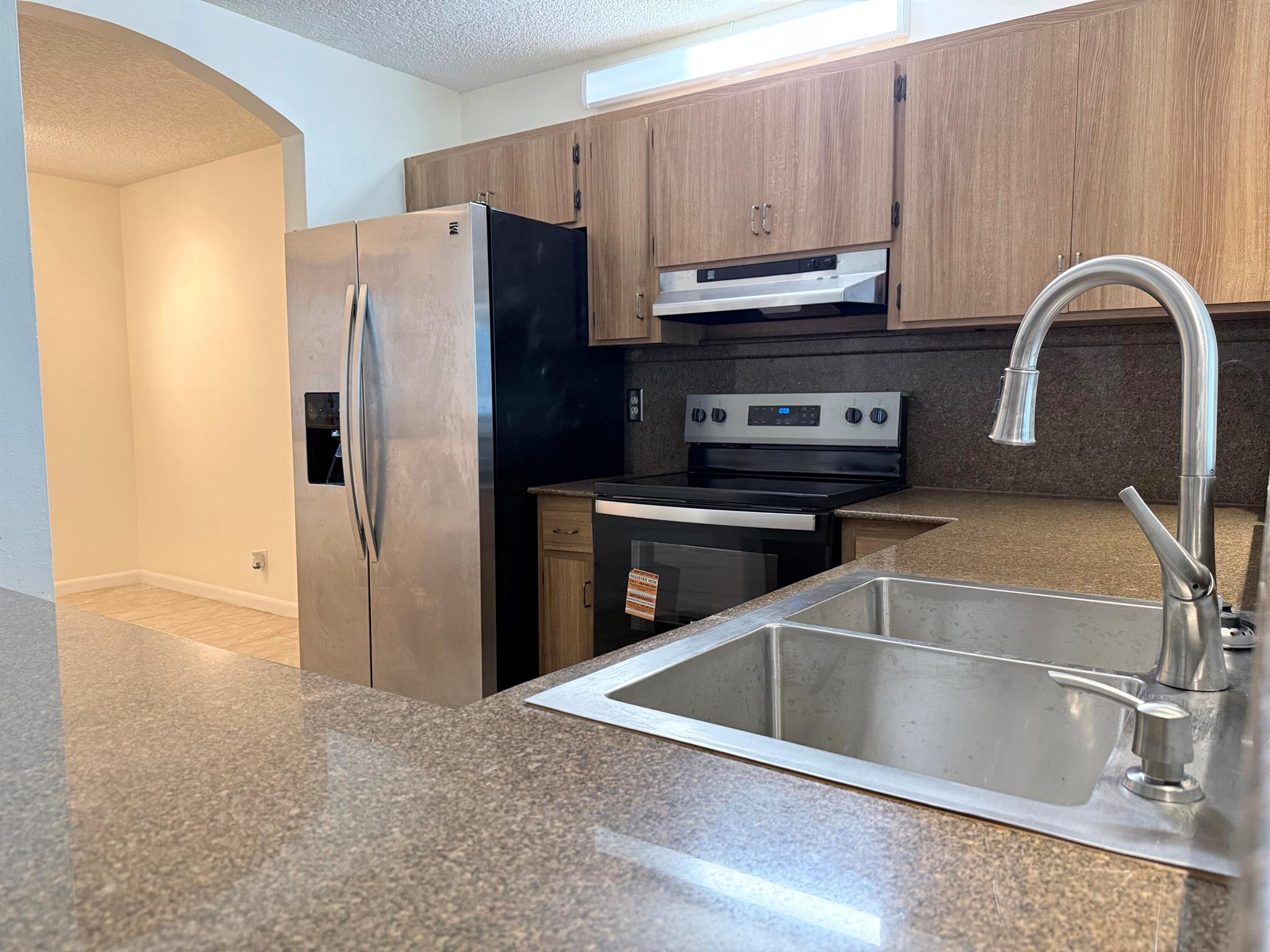 WOODBRIDGE LAKES - Residential Lease