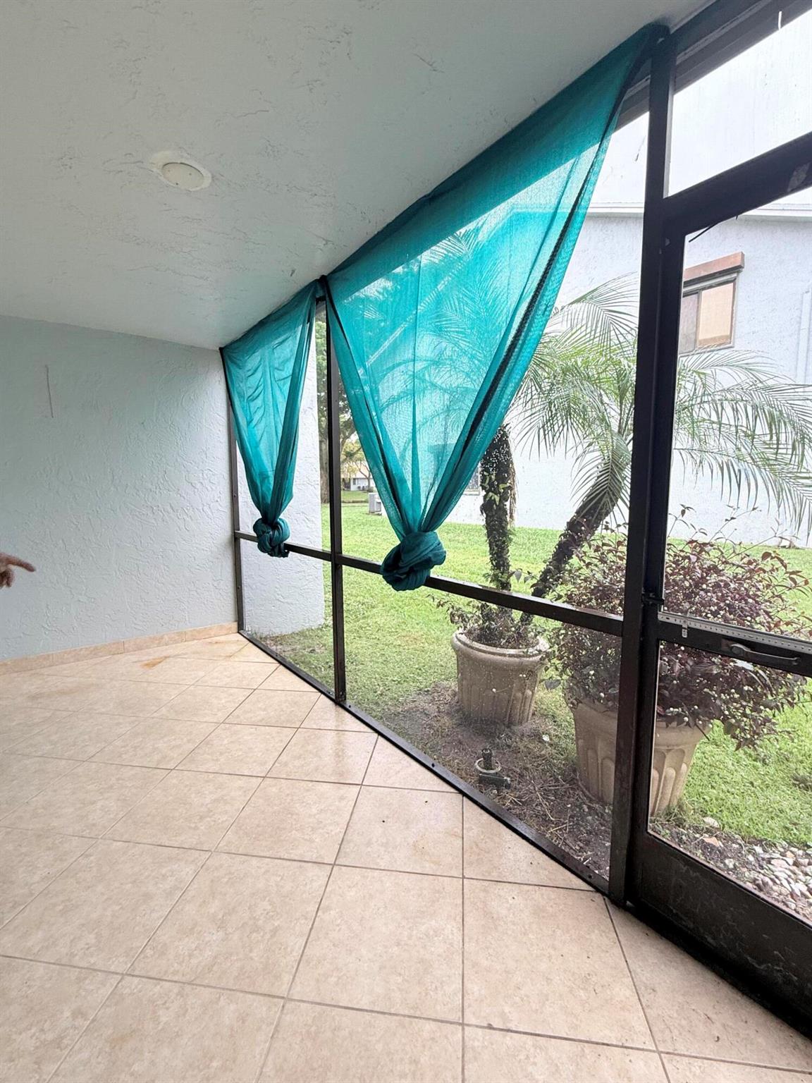 WOODBRIDGE LAKES - Residential Lease