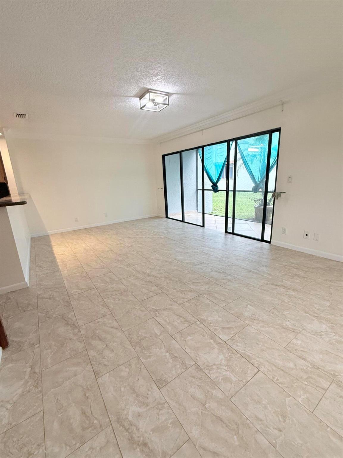 WOODBRIDGE LAKES - Residential Lease