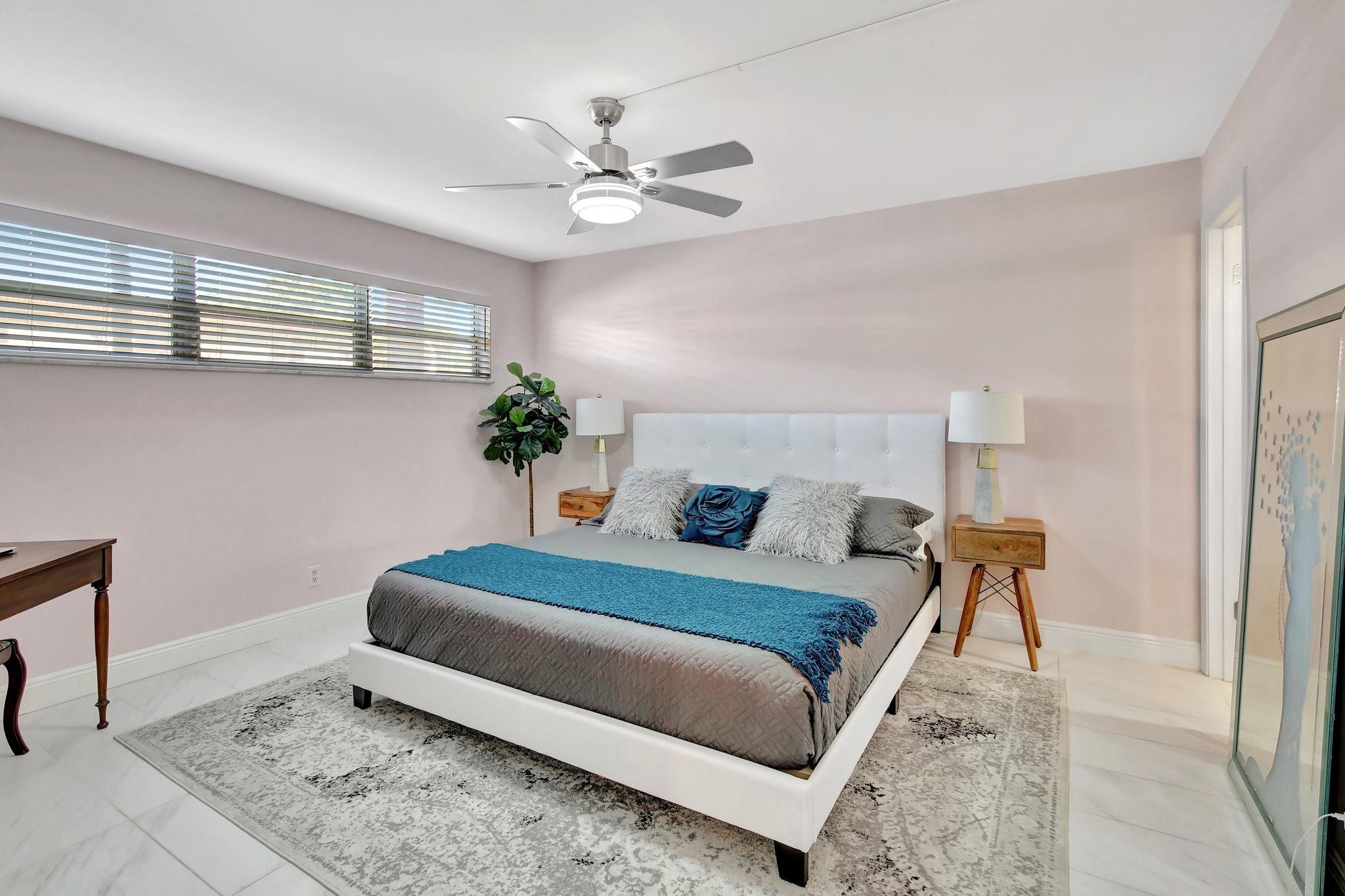 HOLLYBROOK GOLF & TENNIS - Residential