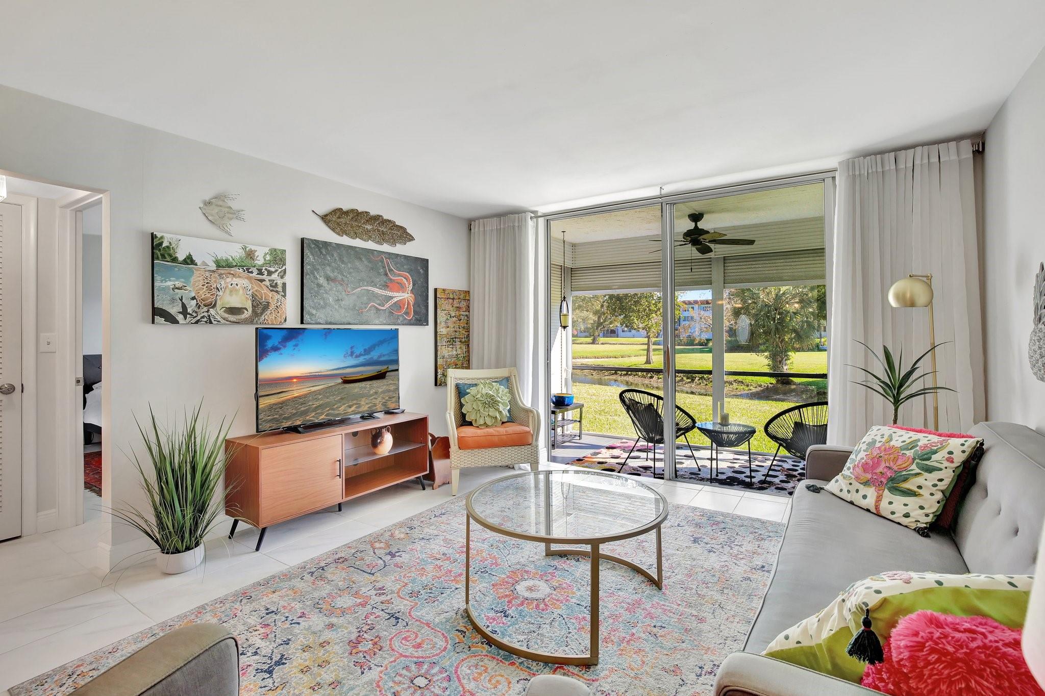 HOLLYBROOK GOLF & TENNIS - Residential